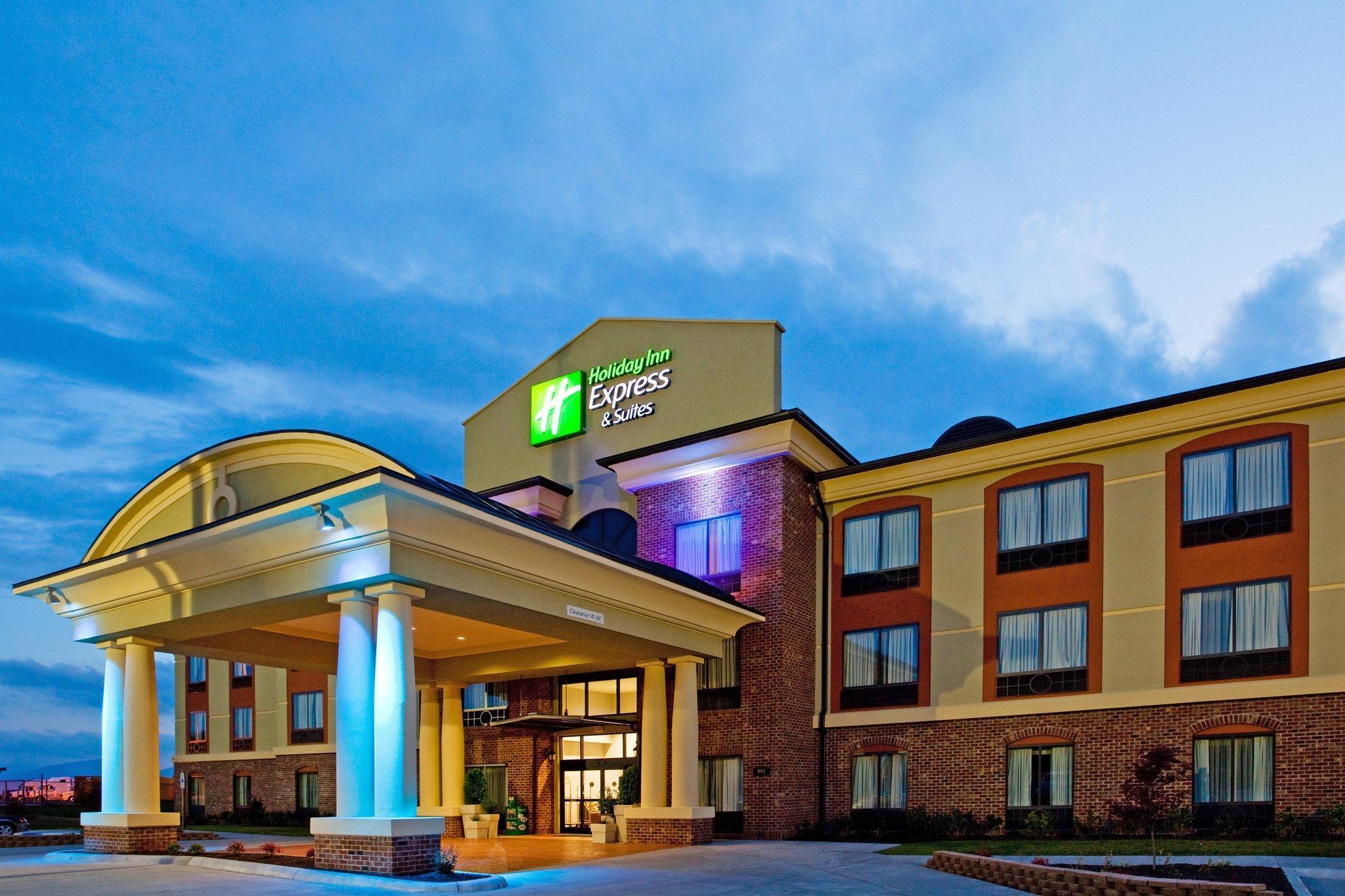 Holiday Inn Express Hotel & Suites Salem By Ihg Exterior photo