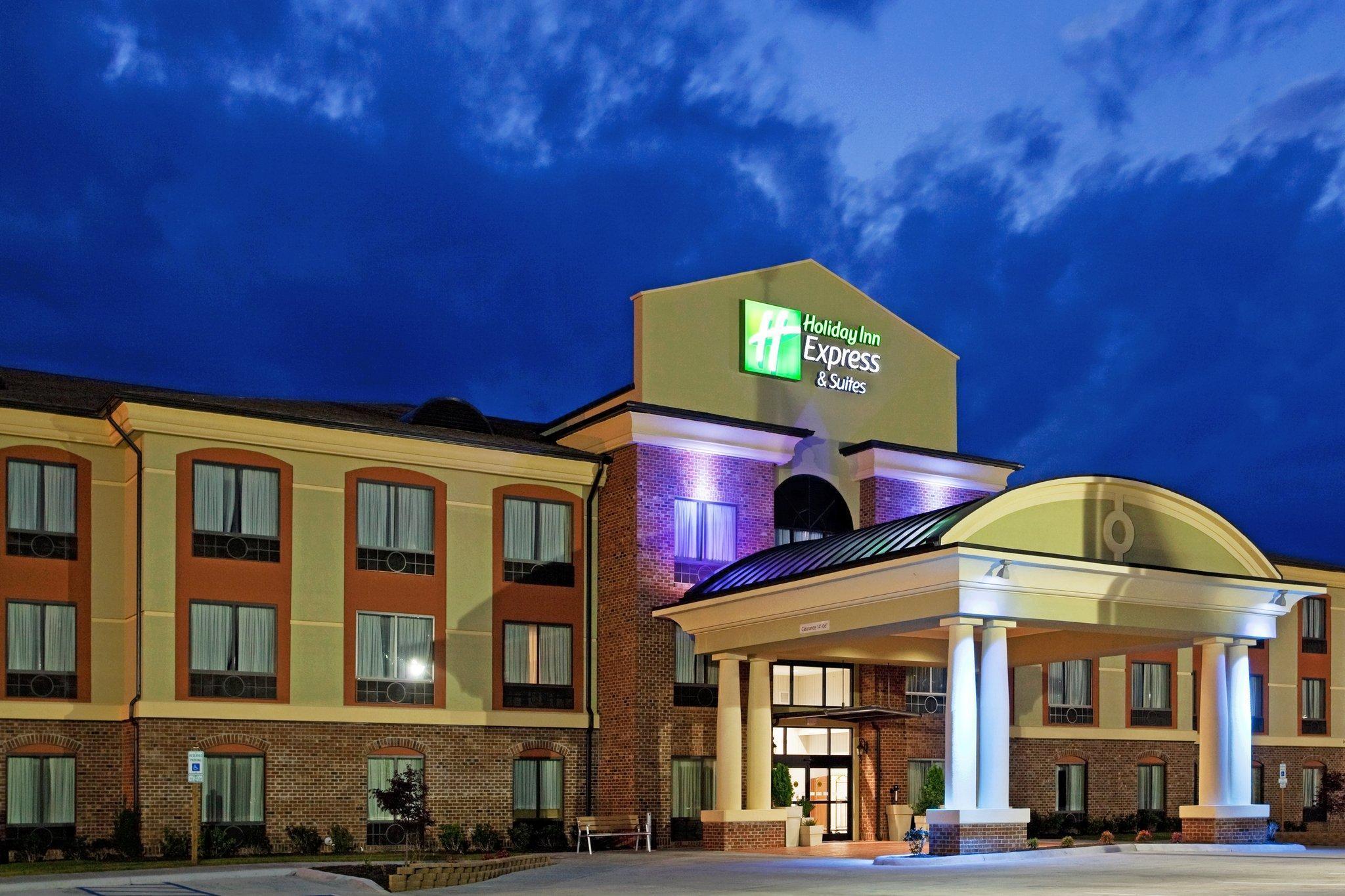 Holiday Inn Express Hotel & Suites Salem By Ihg Exterior photo