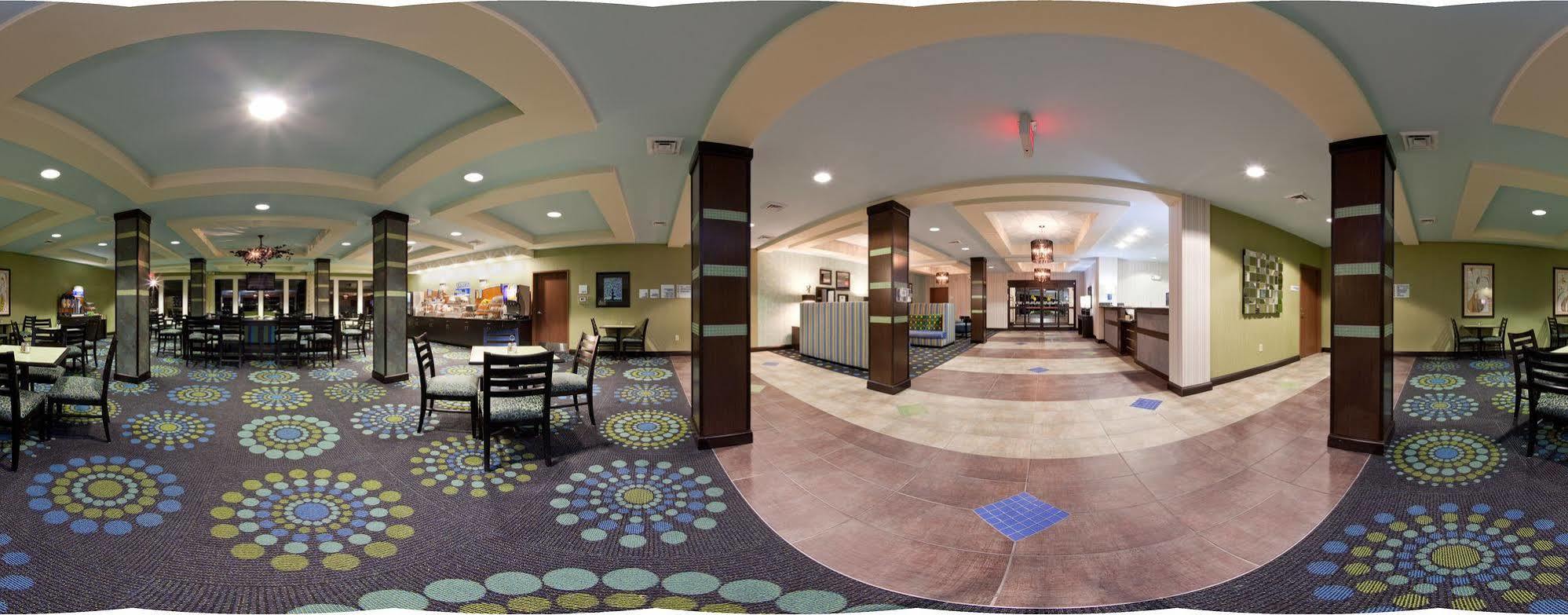 Holiday Inn Express Hotel & Suites Salem By Ihg Exterior photo